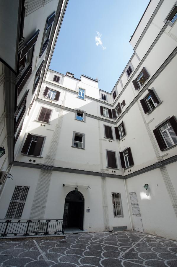 Duomo Regina Apartments Napels Buitenkant foto